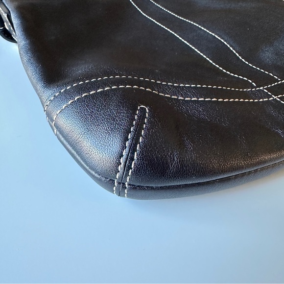 Vintage Coach Leather Shoulder Bag - Picture 7 of 13